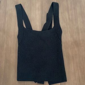 Aritzia crop top